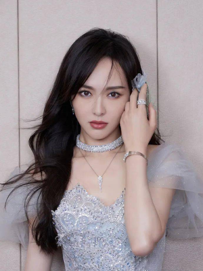 白敬亭宋轶避嫌?唐嫣遭排挤?黄圣池太糊了?姨太问答_流星_评论_流量