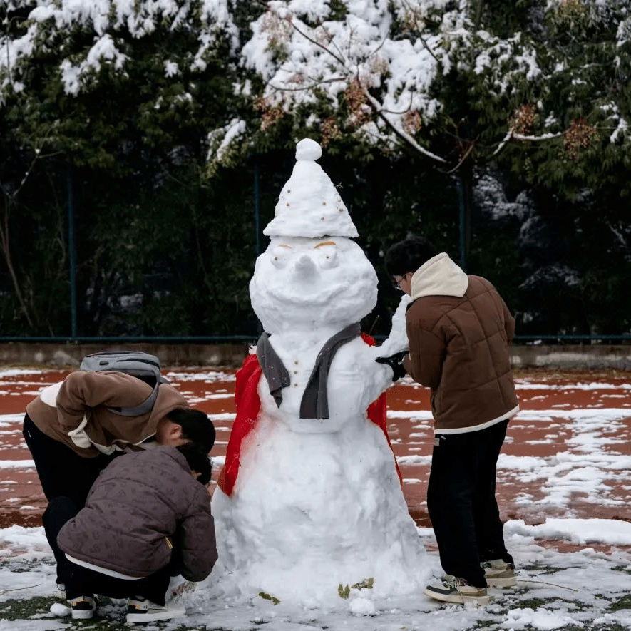 郑州堆雪人图片图片