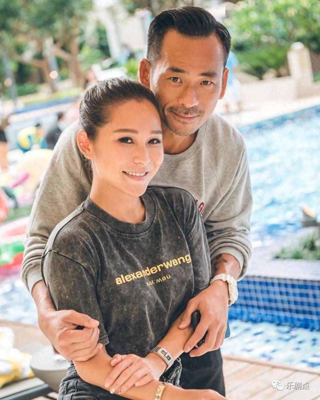 钟镇涛19岁大女儿秀恩爱!