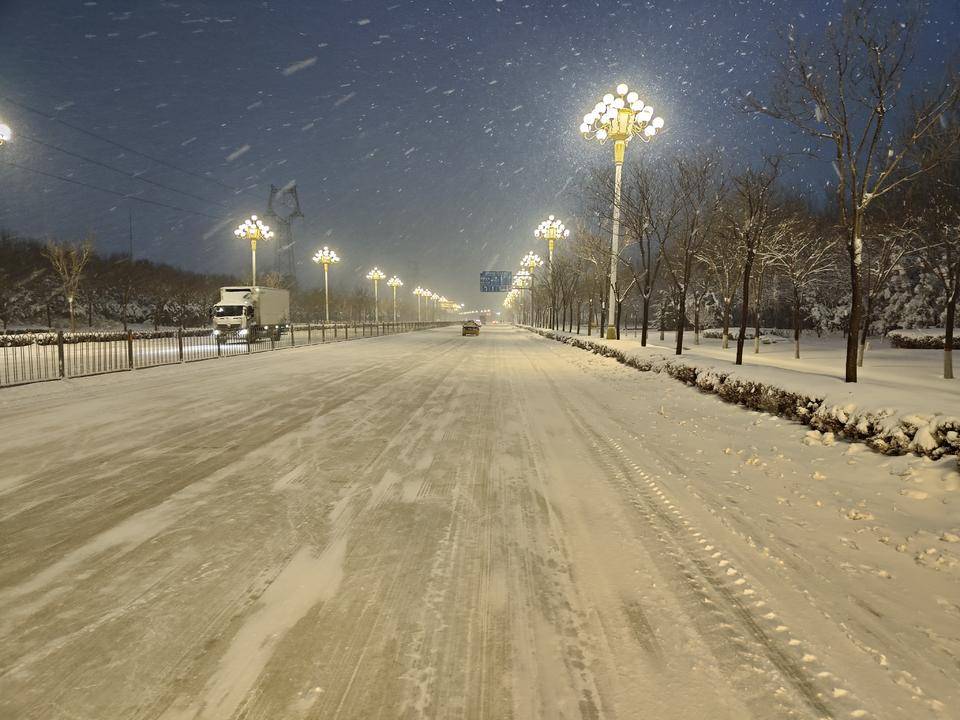 德州雪夜提前亮灯