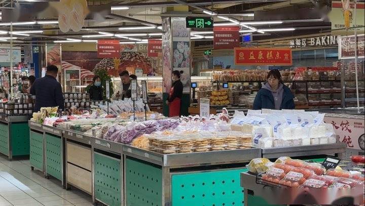 6969店长郑冬青表示,遇到像今天这种极端天气和突发状况的时候