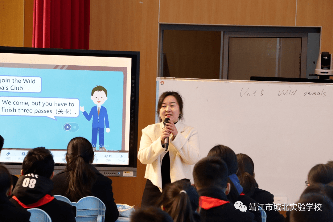 来自靖江市实验学校的省特级教师郑云对江苏省郑云网络名师工作室两位