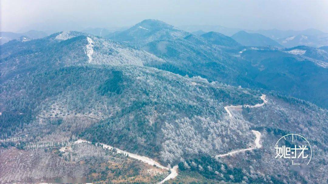 今年冬天的第一場雪,終於降臨在了四明山,本週的天氣依然寒冷,因此