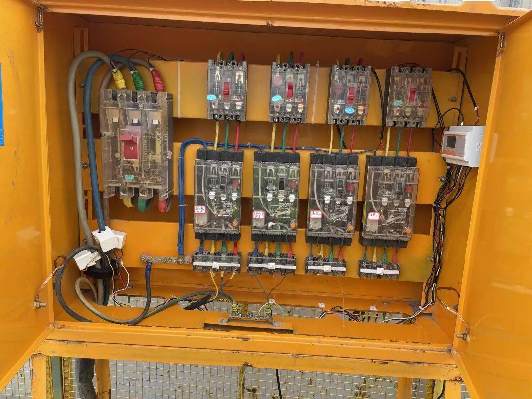 观摩临电标准化工地,学习了!_配电箱_项目_进行