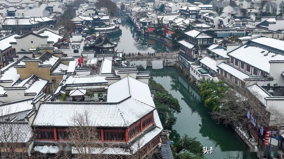 寒冬时节,江苏南京夫子庙景区雪景如画