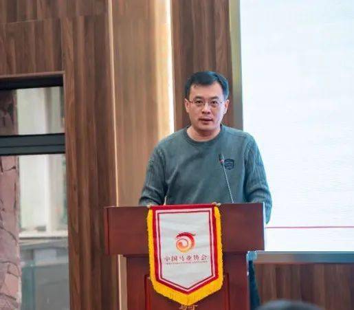 临沂马术协会会长,中庆幸福百年投资集团董事长 杨维庆理塘