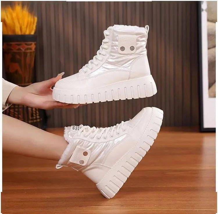 今年冬天羽绒布靴才是yyds!时髦又百搭!还不易撞款!