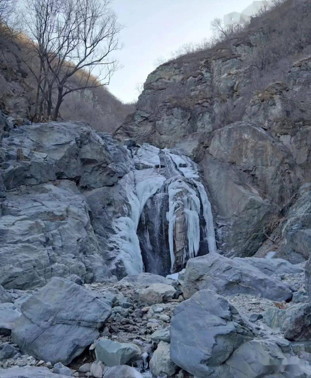 打卡帝都版冰雪奇缘天冷才有的京郊绝美冰瀑人不多居然还有几处是