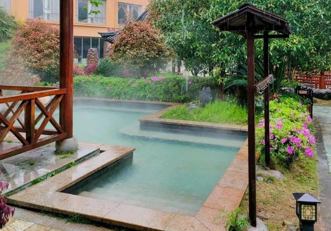 滑雪 泡温泉!来咸宁解锁冬日最佳cp