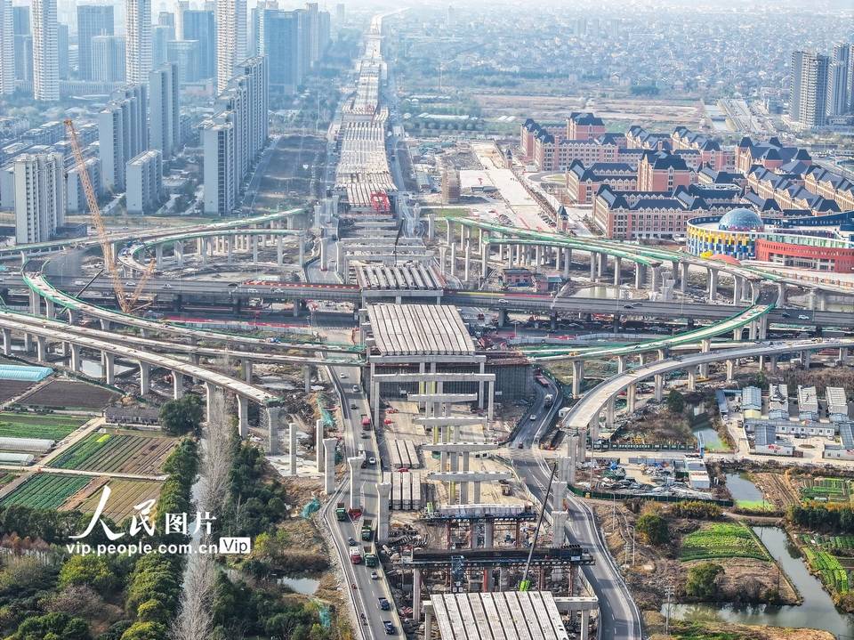 浙江慈溪:中横线跨胜陆高架钢梁箱架设顺利完成_图片_频道_北线