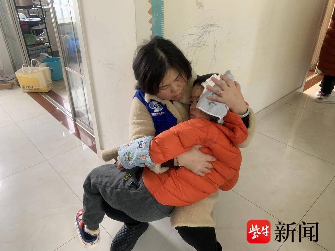 5歲男孩不慎摔傷,兩名網格長緊急救助_老人_錢文秀_孩子