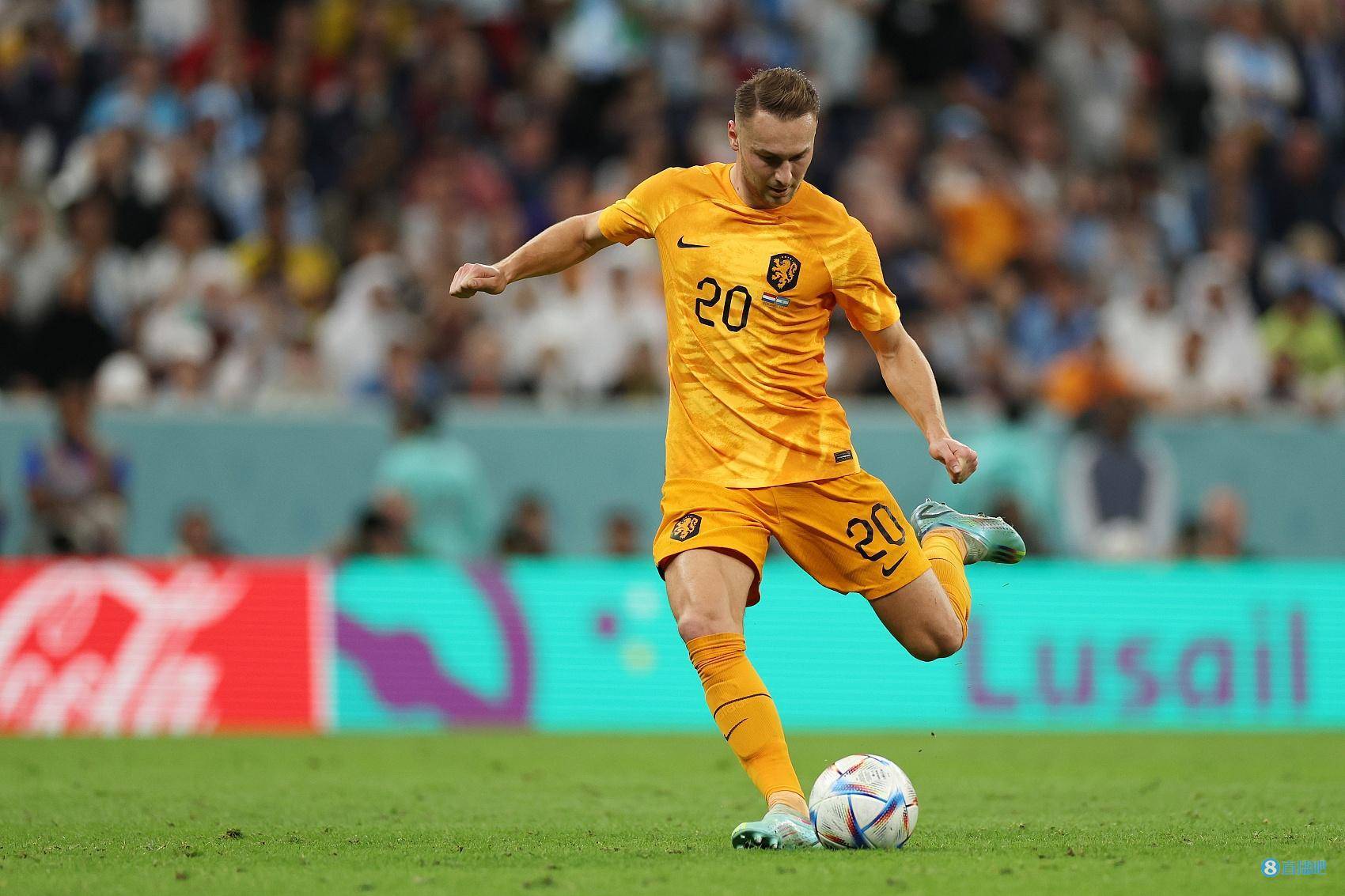 意媒:若出售年轻球员得2000万欧,尤文将4000万欧报价库普梅纳斯