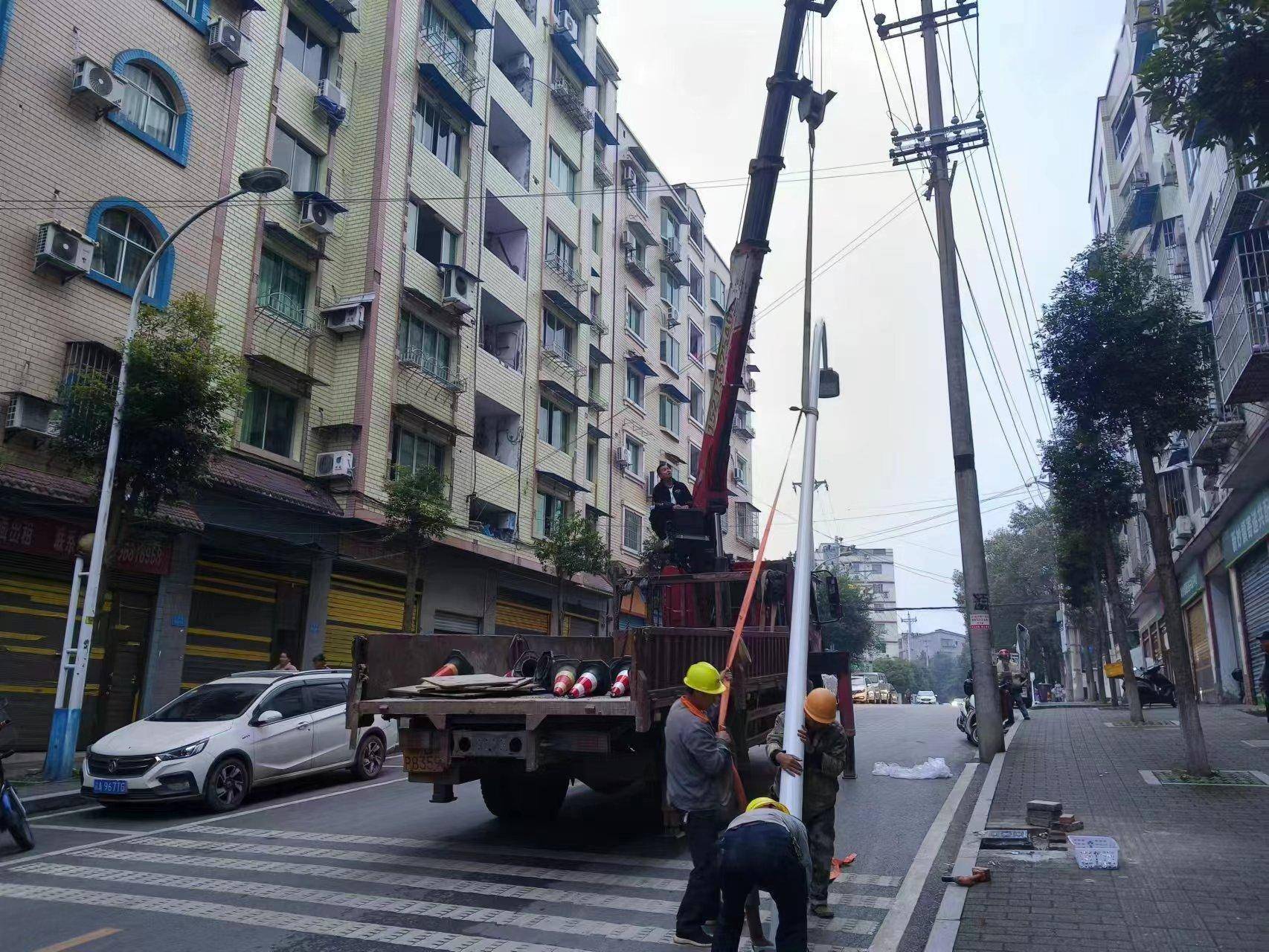 涪陵区新妙镇:为民办事"升温" 主题教育"走实"_群众_路灯_问题