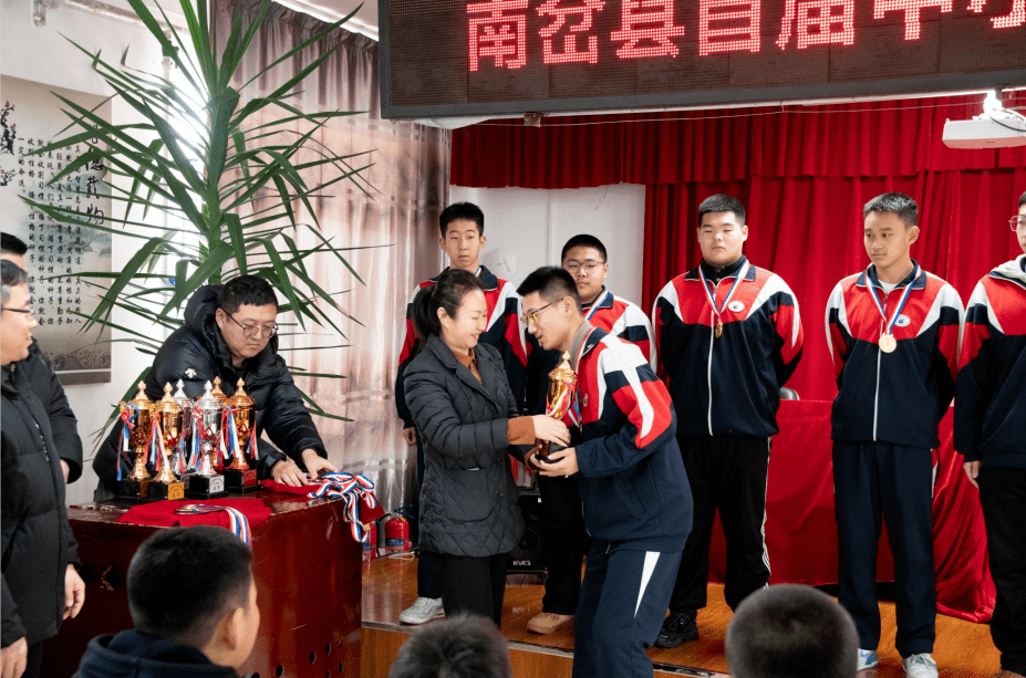 少年"南岔县举办首届中小学生冬季运动会_冰雪_活动_参赛