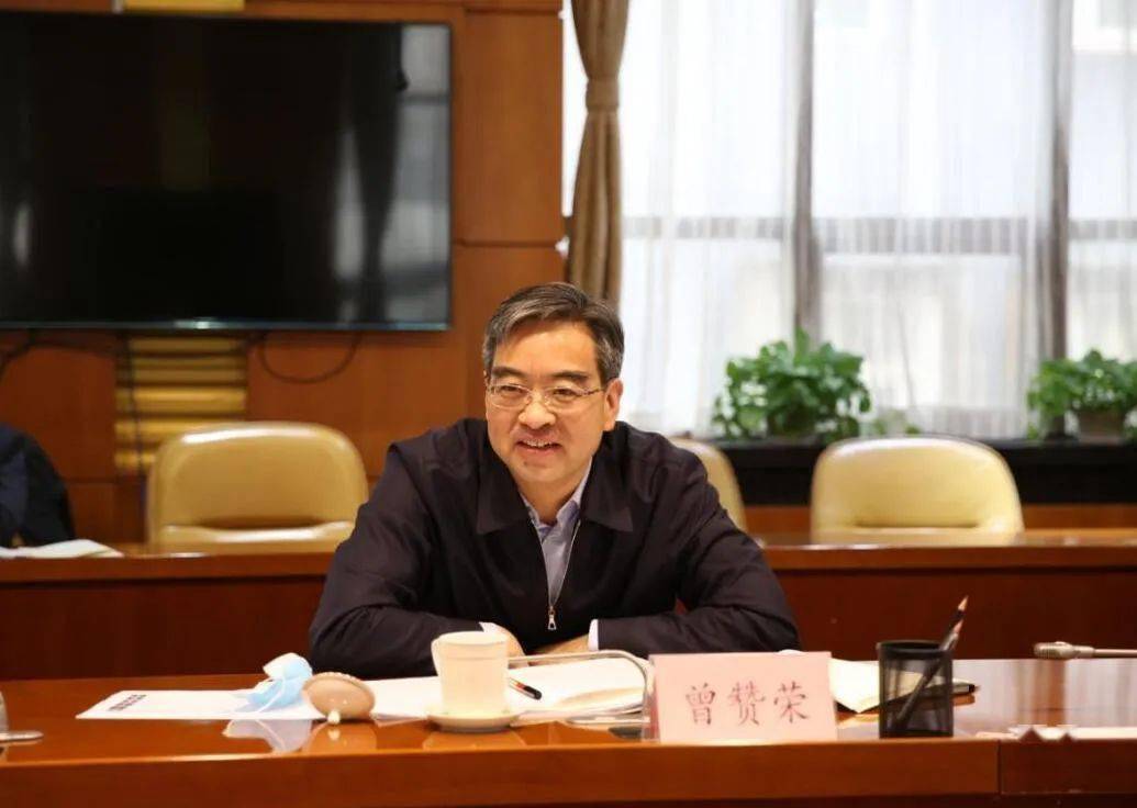 曾赞荣此前为山东省委常委,常务副省长,省政府党组副书记,他是第二十