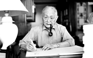 黃永玉,1924年7月9日出生於常德縣,祖籍湘西鳳凰,土家族人,中國畫家.