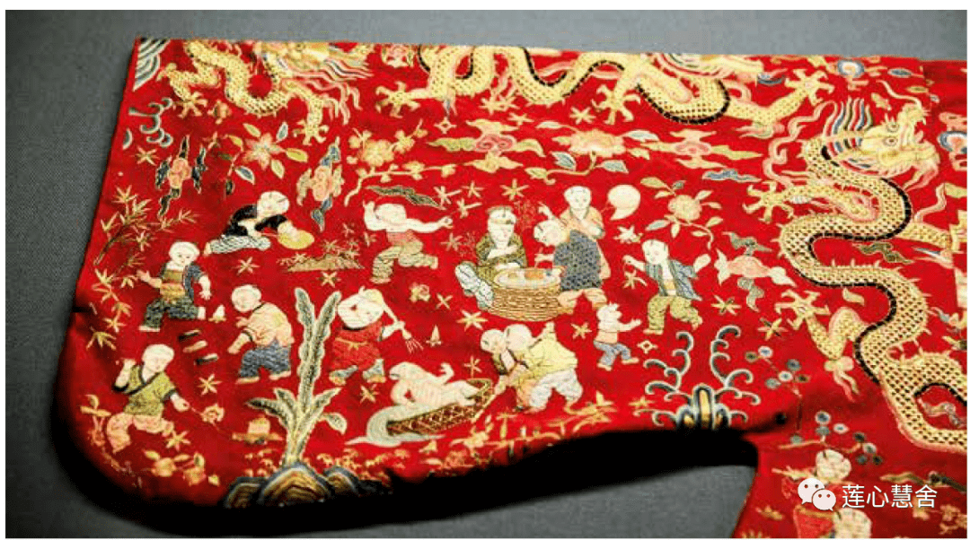 最具影响力和代表性的京绣大红婚嫁衣首推1956年北京明代万历定陵出土