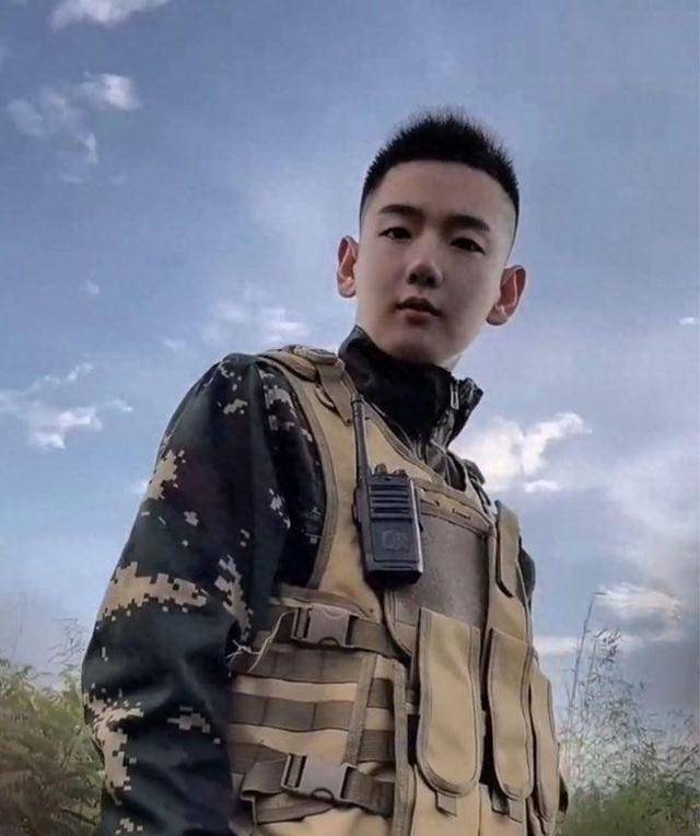 争议_男性_发型