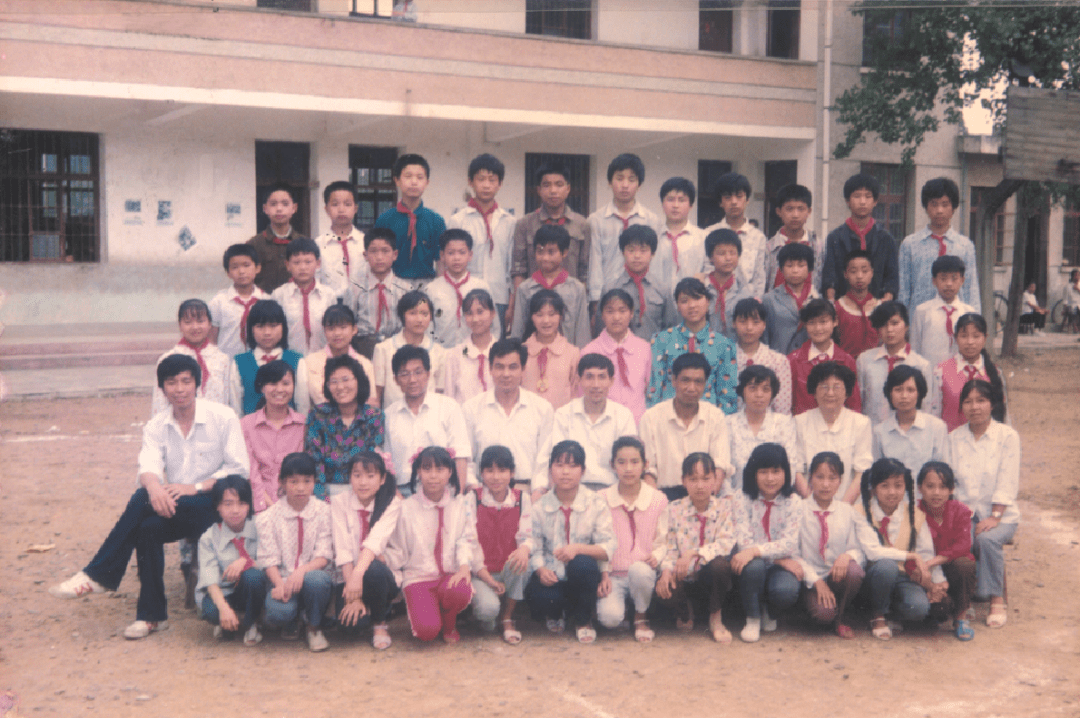 80年代小学毕业照图片图片