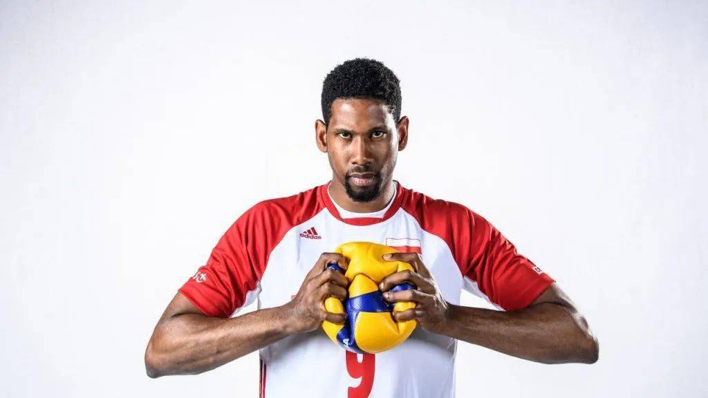 排球巨星莱昂膝盖骨头出现一个洞!医疗团队这样说!_必备_古巴_波兰