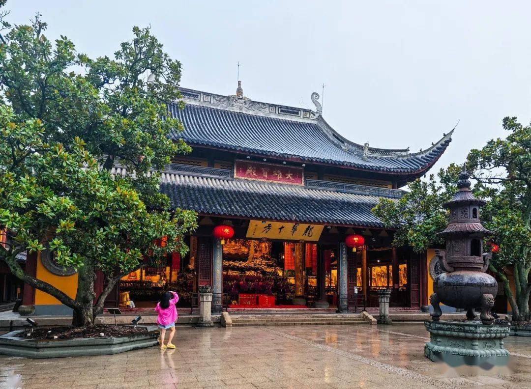 7月10日上海市龙华寺大雄宝殿10月10日山东烟台蓬莱长岛鸥翅湾10月11