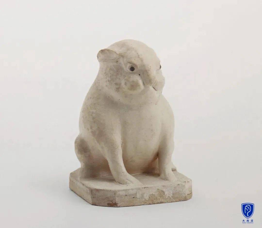 32万美元2023年纽约苏富比拍卖唐代白瓷褐彩眼蹲兔唐代白兔一直以来就
